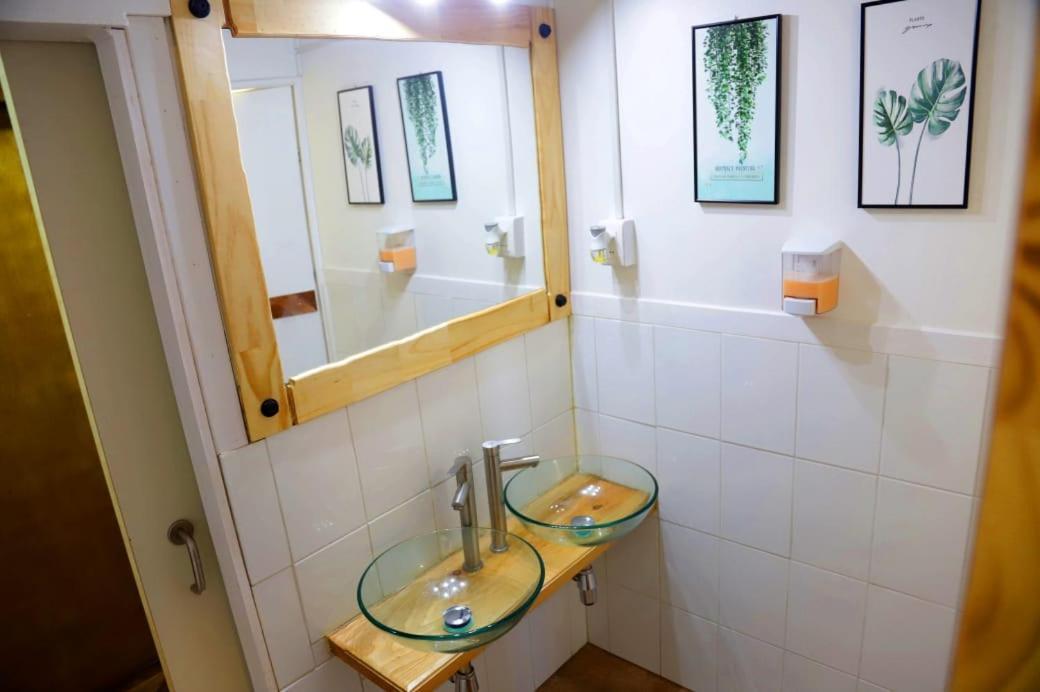 Si Po Hostel 蒙特港 外观 照片